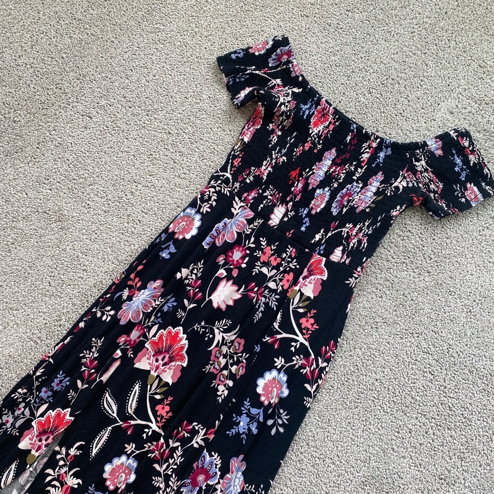 Off the shoulder maxi dress 🌸